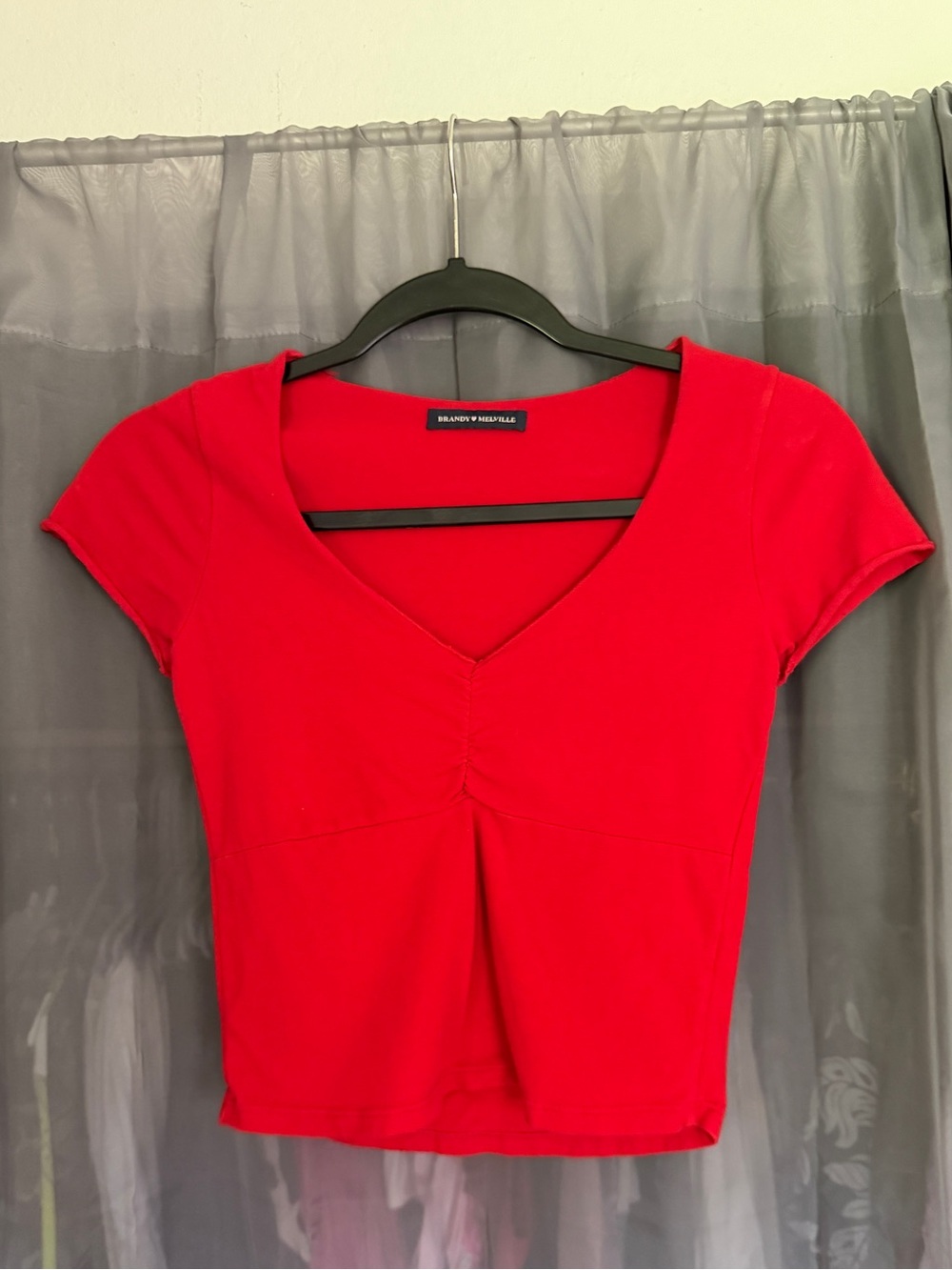 Brandy Melville Bright Red V‑Neck Short Sleeve Crop Top